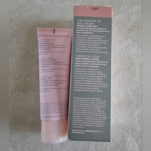 Mary Kay Timewise Age Minimize 3D Day Cream - Picture 2 of 7